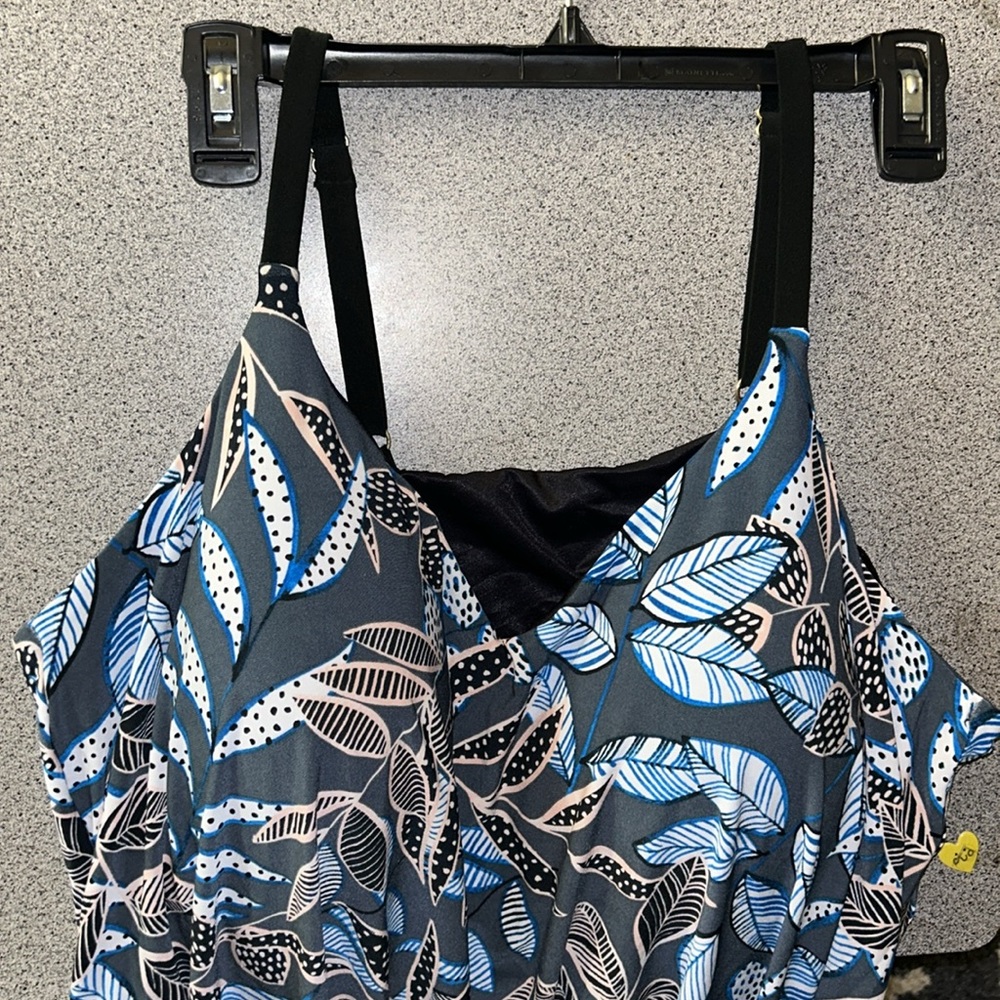 New Dreamsuit swim top - Picture 2 of 9